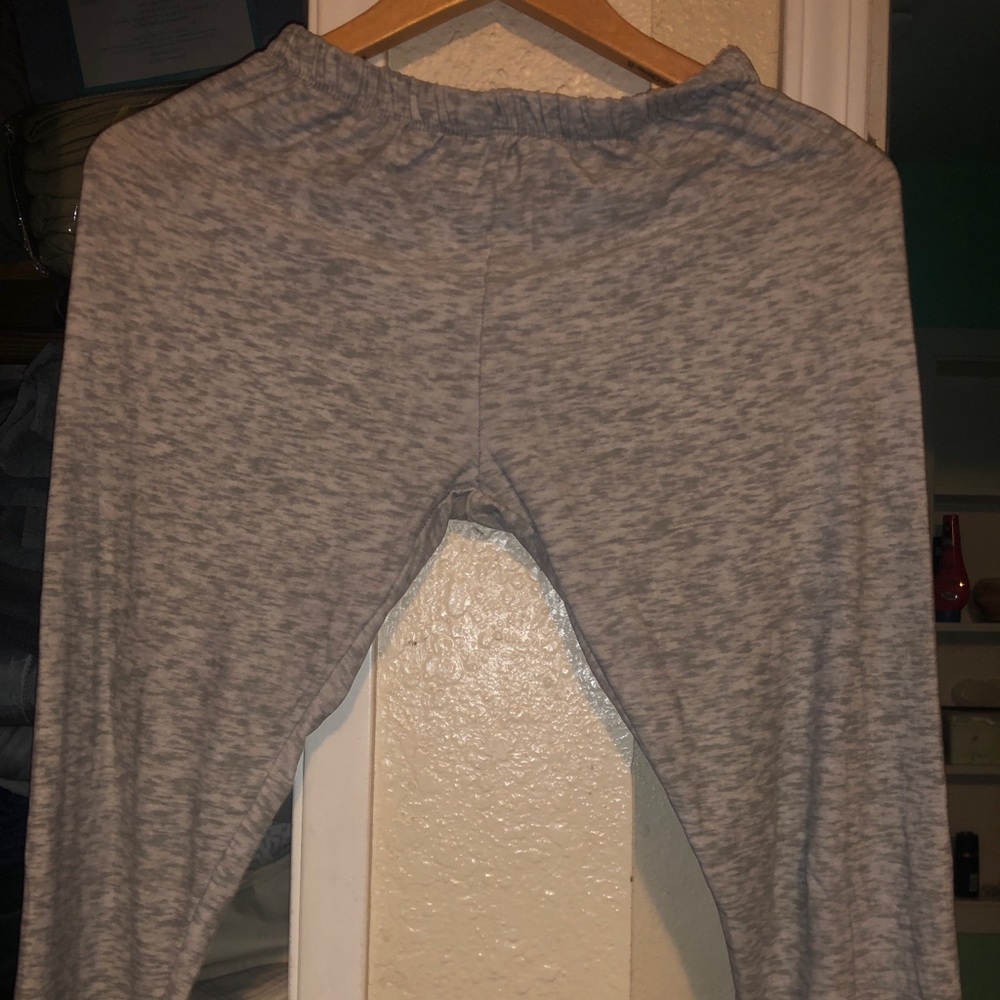 grey leggings stretch